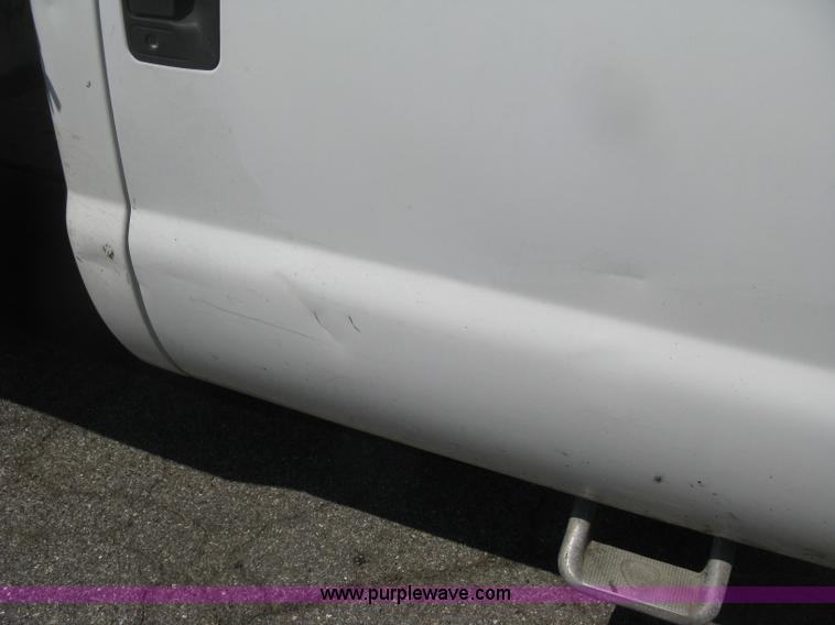 image for item H6418 2000 Ford F350 XL Super Duty dump body truck