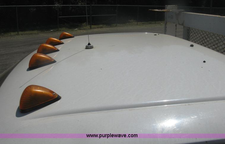 image for item H6418 2000 Ford F350 XL Super Duty dump body truck