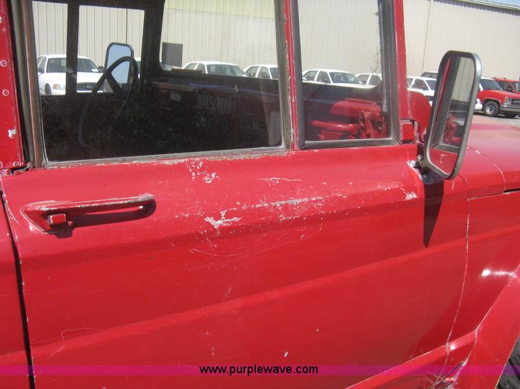 image for item H6419 1968 Kaiser Jeep M715 brush firetruck