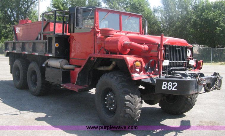 image for item H6420 1968 Kaiser Jeep M54 flatbed truck