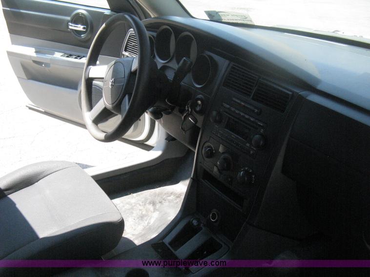 image for item H6421 2006 Dodge Charger SXT