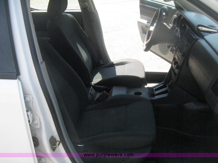 image for item H6421 2006 Dodge Charger SXT