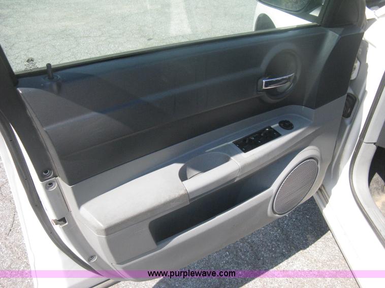 image for item H6422 2006 Dodge Charger SXT