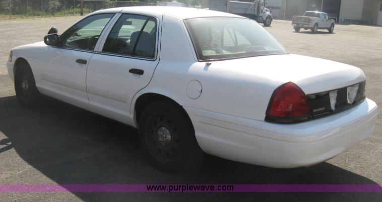 image for item H6423 2009 Ford Crown Victoria Police Interceptor