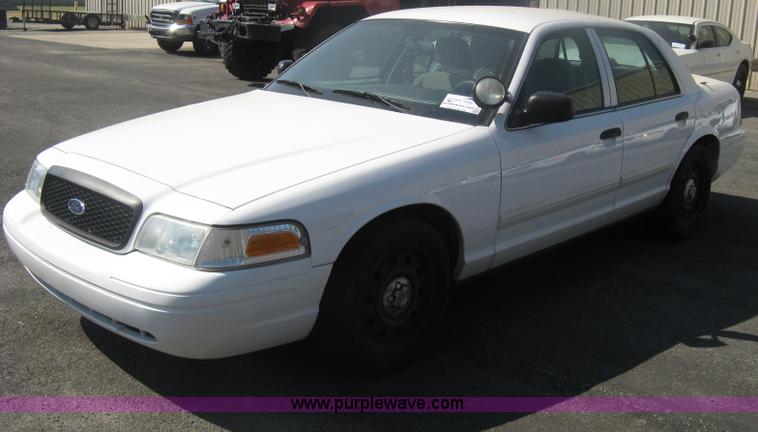 image for item H6423 2009 Ford Crown Victoria Police Interceptor