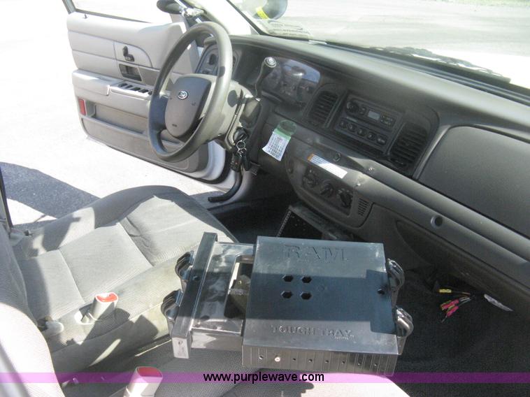 image for item H6423 2009 Ford Crown Victoria Police Interceptor