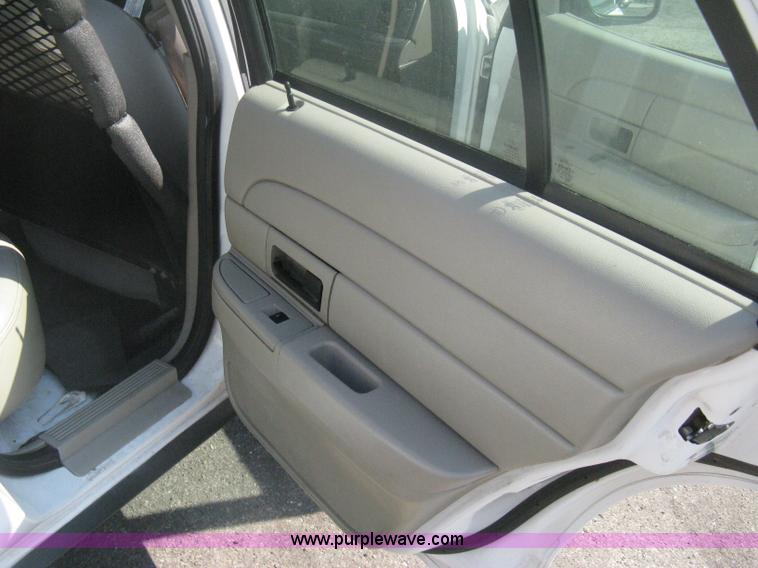 image for item H6423 2009 Ford Crown Victoria Police Interceptor