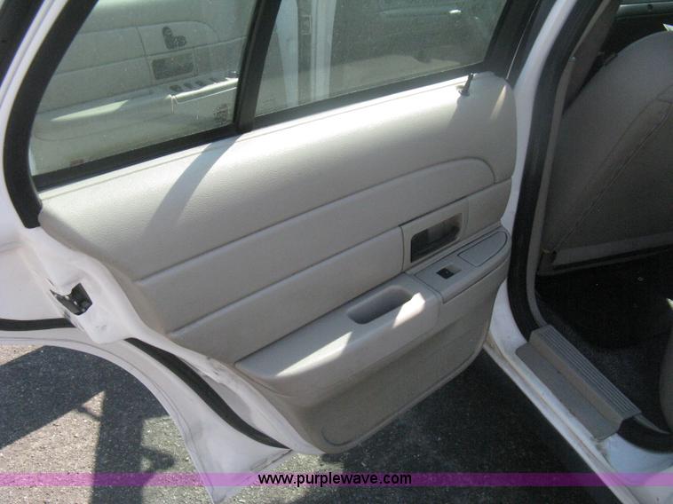 image for item H6423 2009 Ford Crown Victoria Police Interceptor