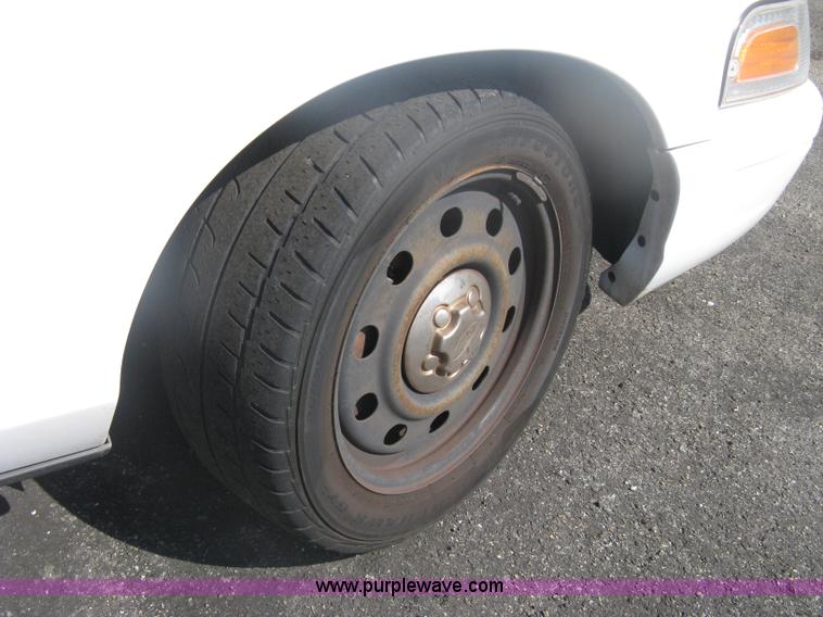 image for item H6423 2009 Ford Crown Victoria Police Interceptor