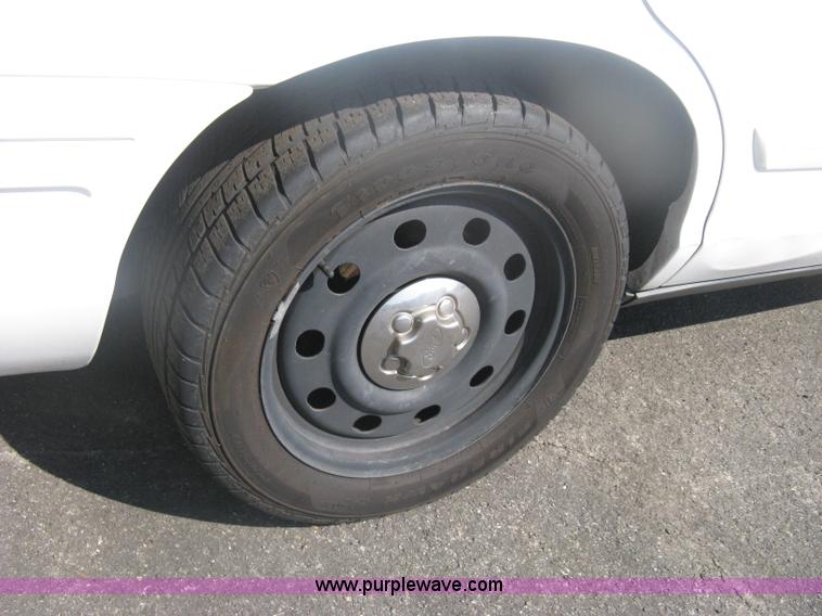 image for item H6423 2009 Ford Crown Victoria Police Interceptor