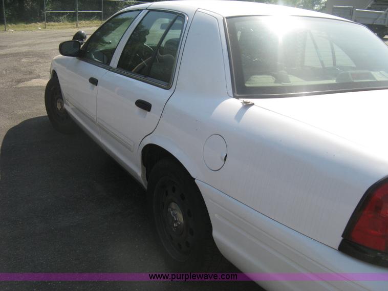 image for item H6423 2009 Ford Crown Victoria Police Interceptor