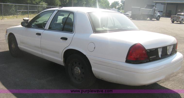 image for item H6424 2009 Ford Crown Victoria Police Interceptor