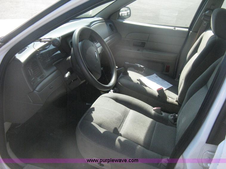 image for item H6424 2009 Ford Crown Victoria Police Interceptor