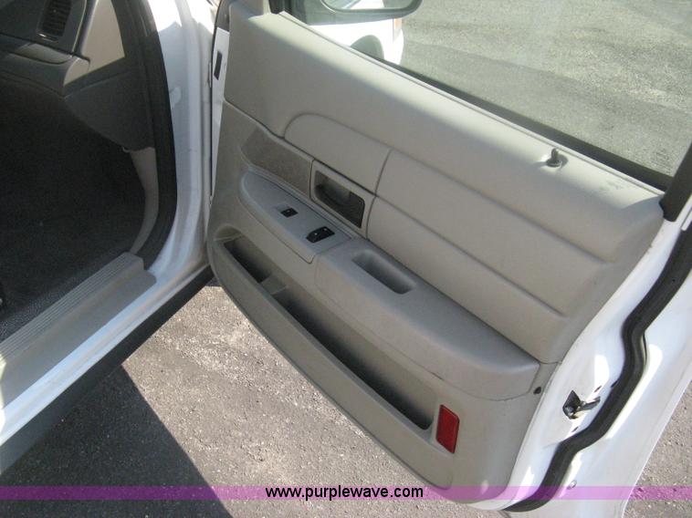 image for item H6424 2009 Ford Crown Victoria Police Interceptor