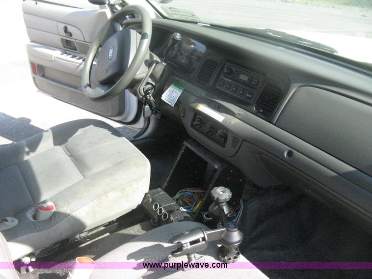 image for item H6424 2009 Ford Crown Victoria Police Interceptor