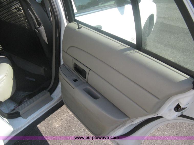 image for item H6424 2009 Ford Crown Victoria Police Interceptor