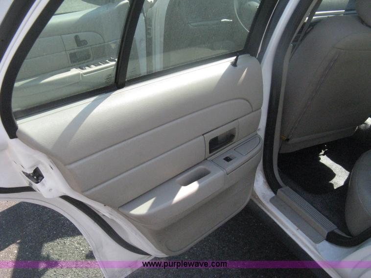 image for item H6424 2009 Ford Crown Victoria Police Interceptor