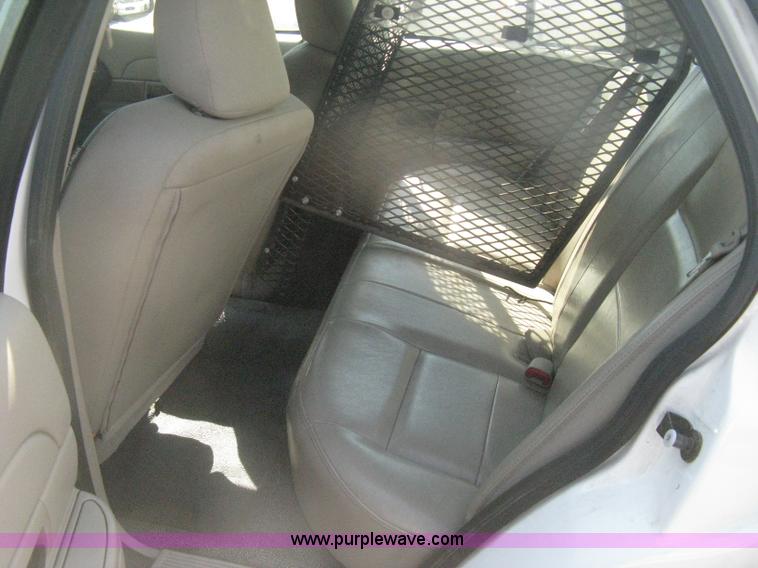 image for item H6424 2009 Ford Crown Victoria Police Interceptor