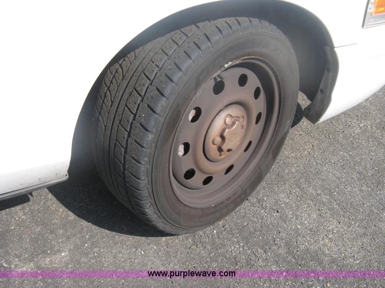 image for item H6424 2009 Ford Crown Victoria Police Interceptor