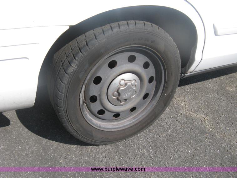 image for item H6424 2009 Ford Crown Victoria Police Interceptor