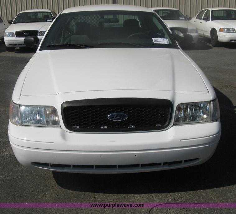 image for item H6425 2009 Ford Crown Victoria Police Interceptor