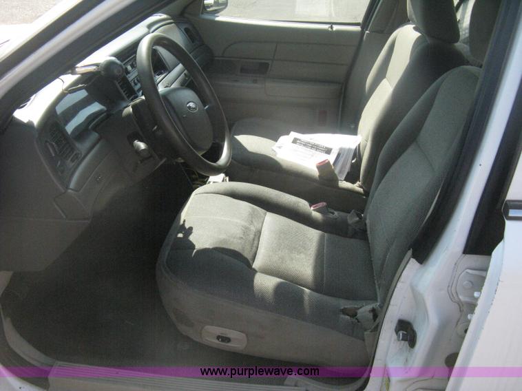 image for item H6425 2009 Ford Crown Victoria Police Interceptor