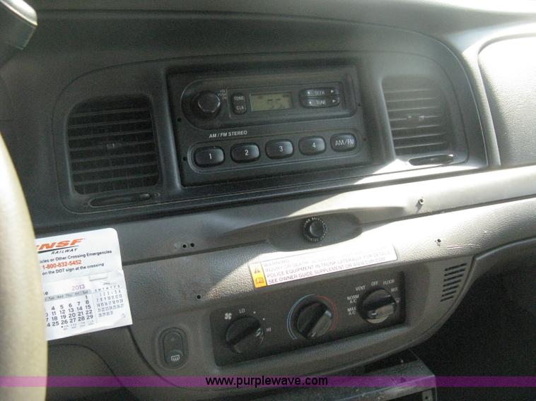 image for item H6425 2009 Ford Crown Victoria Police Interceptor