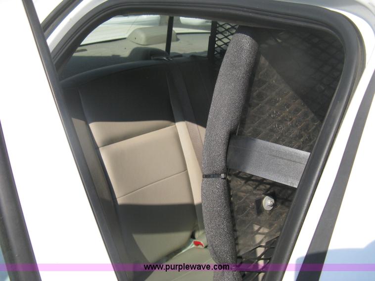 image for item H6425 2009 Ford Crown Victoria Police Interceptor