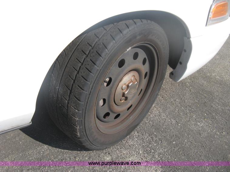 image for item H6425 2009 Ford Crown Victoria Police Interceptor