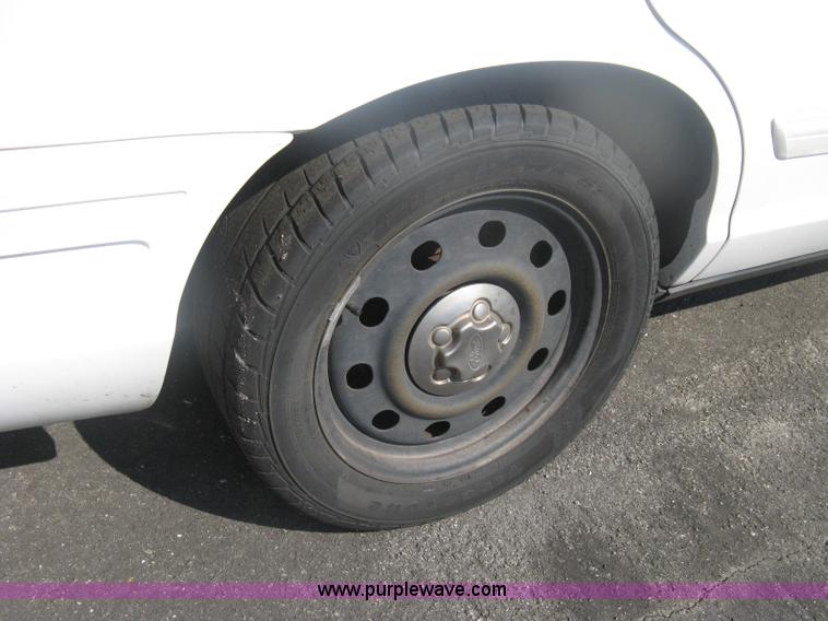 image for item H6425 2009 Ford Crown Victoria Police Interceptor