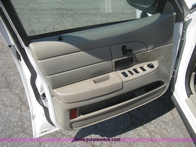 image for item H6426 2009 Ford Crown Victoria Police Interceptor