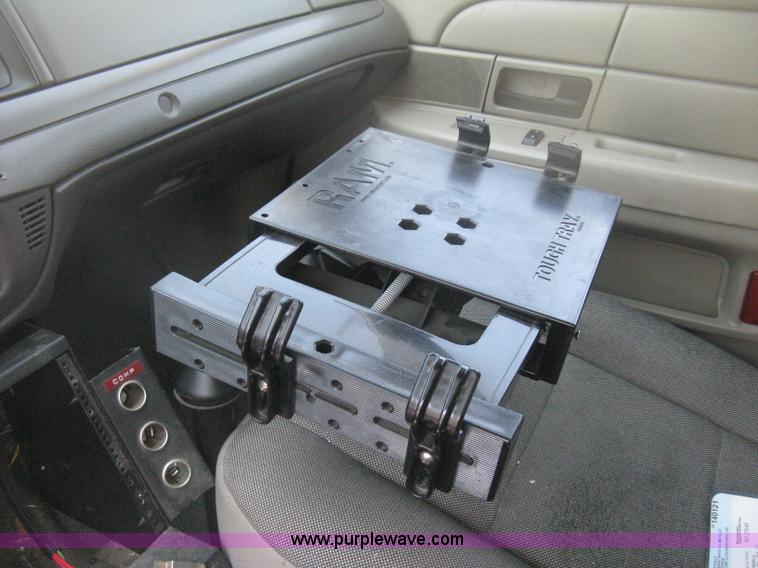 image for item H6426 2009 Ford Crown Victoria Police Interceptor