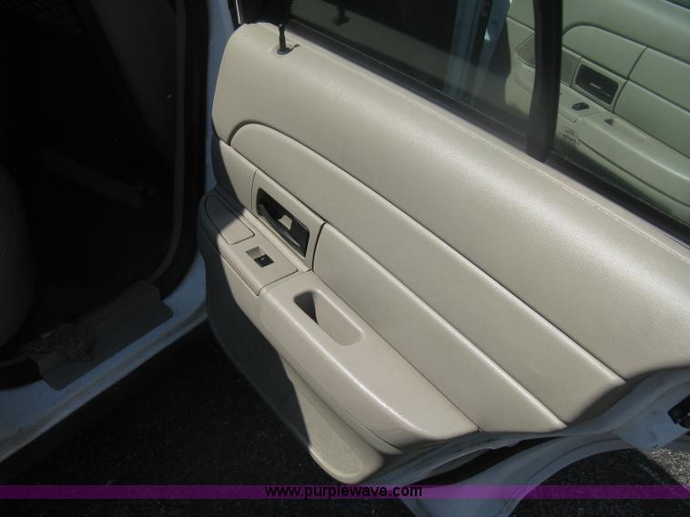 image for item H6426 2009 Ford Crown Victoria Police Interceptor