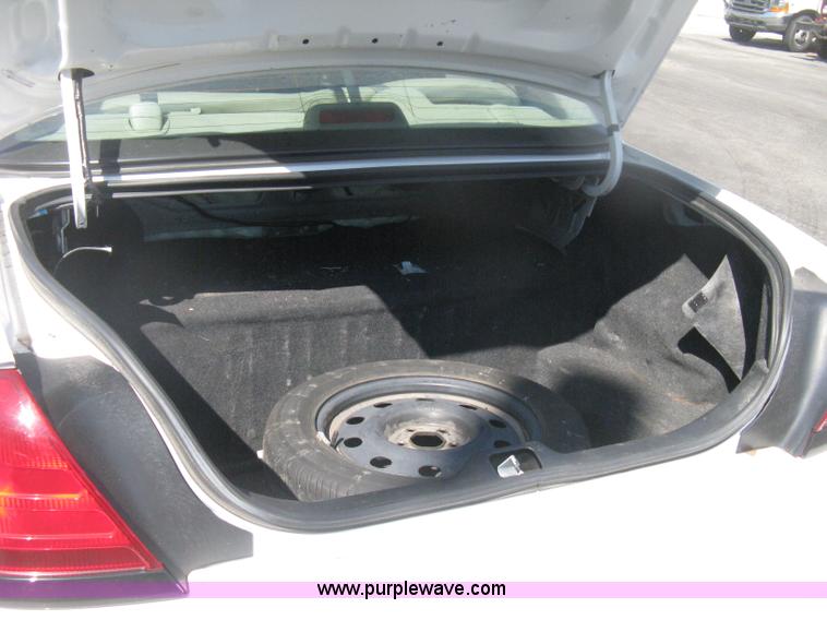 image for item H6426 2009 Ford Crown Victoria Police Interceptor