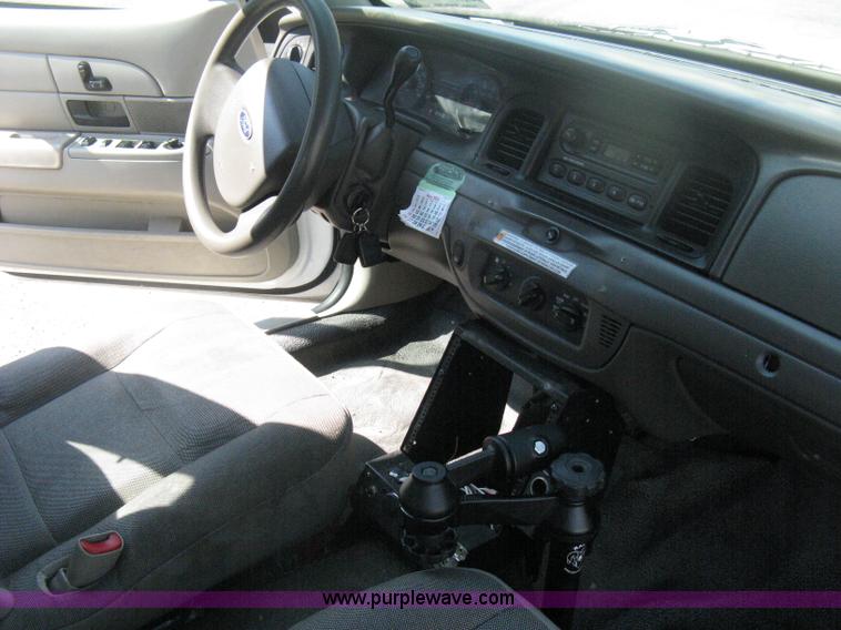 image for item H6427 2009 Ford Crown Victoria Police Interceptor