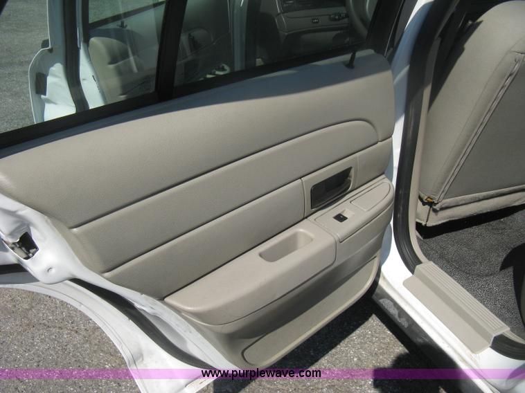 image for item H6427 2009 Ford Crown Victoria Police Interceptor