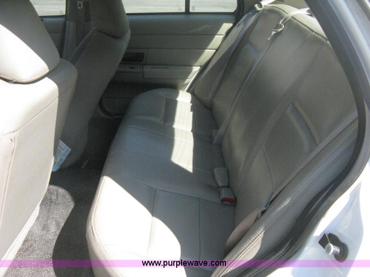 image for item H6427 2009 Ford Crown Victoria Police Interceptor