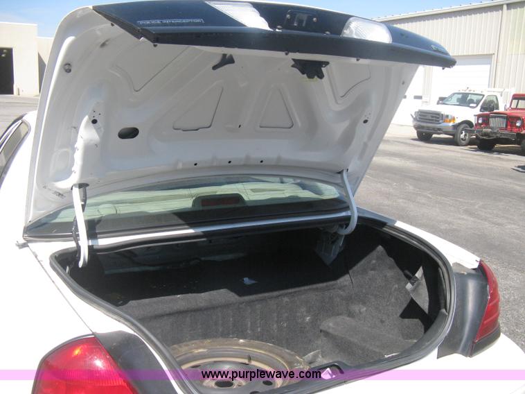 image for item H6427 2009 Ford Crown Victoria Police Interceptor