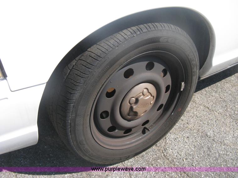 image for item H6427 2009 Ford Crown Victoria Police Interceptor