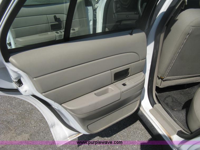 image for item H6428 2009 Ford Crown Victoria Police Interceptor