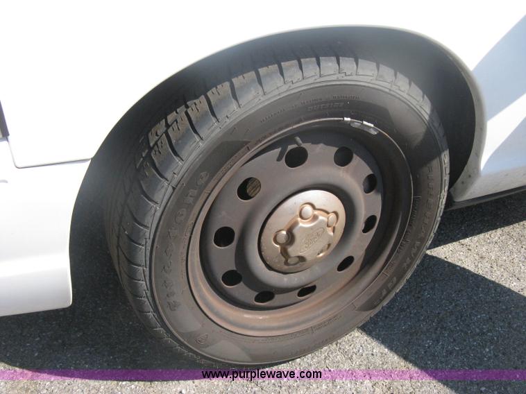 image for item H6428 2009 Ford Crown Victoria Police Interceptor