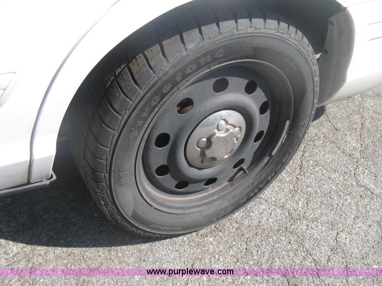 image for item H6428 2009 Ford Crown Victoria Police Interceptor