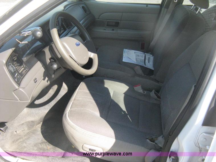 image for item H6429 2009 Ford Crown Victoria Police Interceptor