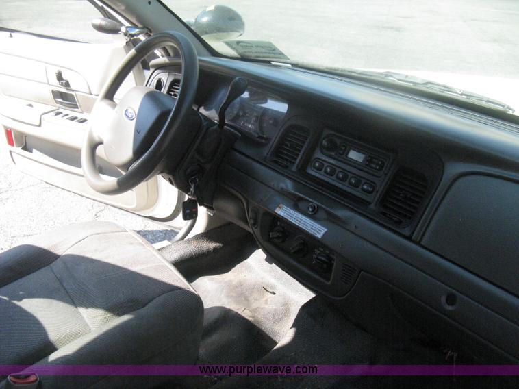image for item H6429 2009 Ford Crown Victoria Police Interceptor