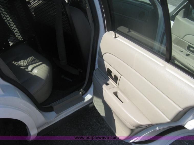 image for item H6430 2009 Ford Crown Victoria Police Interceptor