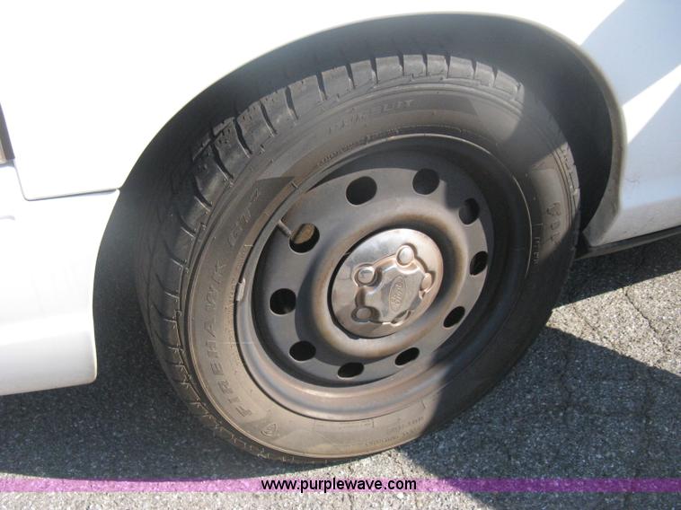 image for item H6430 2009 Ford Crown Victoria Police Interceptor