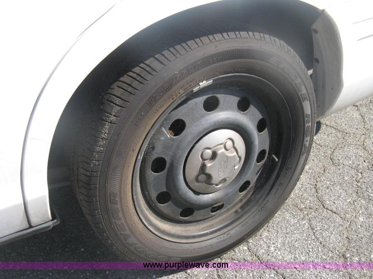 image for item H6430 2009 Ford Crown Victoria Police Interceptor