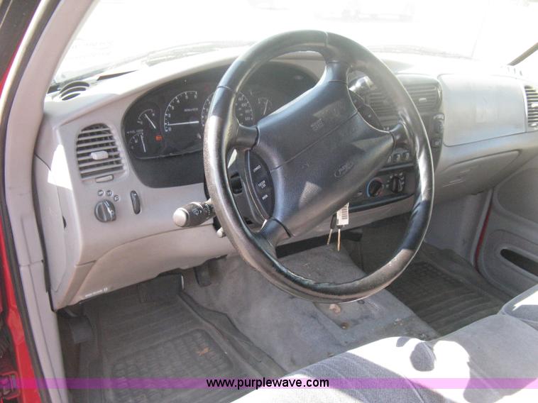 image for item H6432 1998 Ford Explorer XLT SUV
