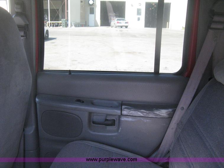 image for item H6432 1998 Ford Explorer XLT SUV