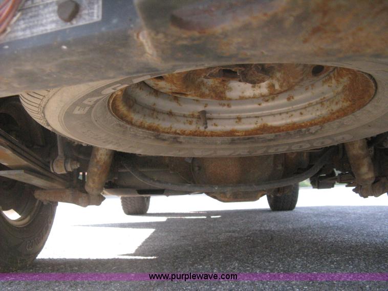 image for item H6432 1998 Ford Explorer XLT SUV